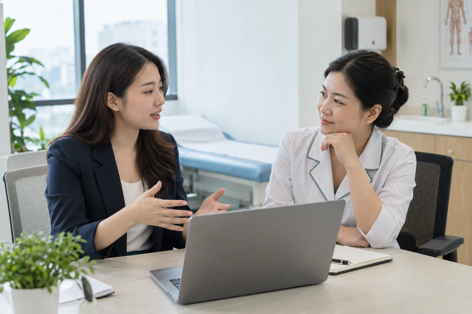 Buổi tư vấn SEO cho phòng khám tập trung vào khả năng hiển thị địa phương và nhu cầu tìm kiếm dịch vụ y tế